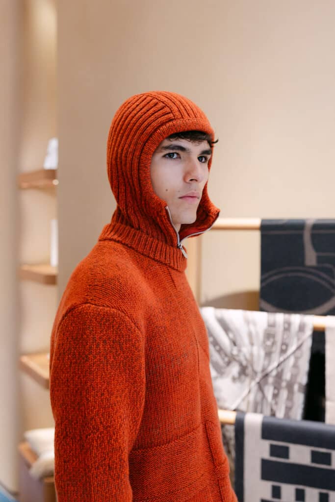 Editorial fashion photography for Hermès featuring a model in a retail space in Barcelona. Photo by Santa Cruz Juanjo Vega, photographer of exclusive design and fashion events in Barcelona.