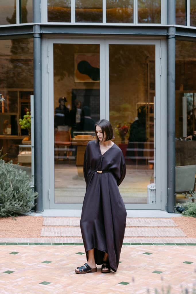 Editorial lifestyle and fashion photography for Hermès in an architectural setting in Barcelona. Photo by Santa Cruz Juanjo Vega, photographer of exclusive design and fashion events in Barcelona.